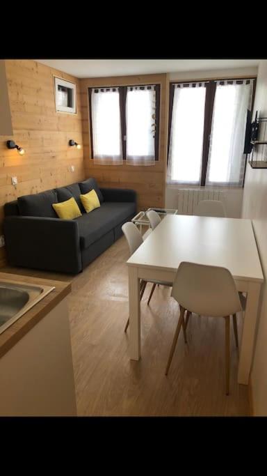 Appartement Cosy Val Louron Au Pied Des Pistes Genos Exterior photo